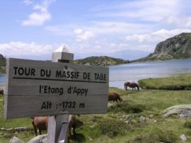 L'Etang d'Appy en Ariege. Depuis le gite, c'est a 2h30 de monte au travers de la montagne